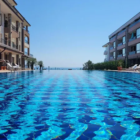 Bayview B32 - 2 Μπουργκάς