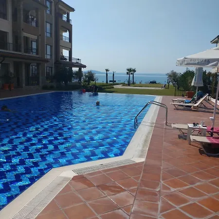 Bayview B32 - 2 Μπουργκάς