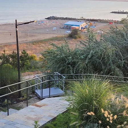 Bayview B32 - 2 Appartement