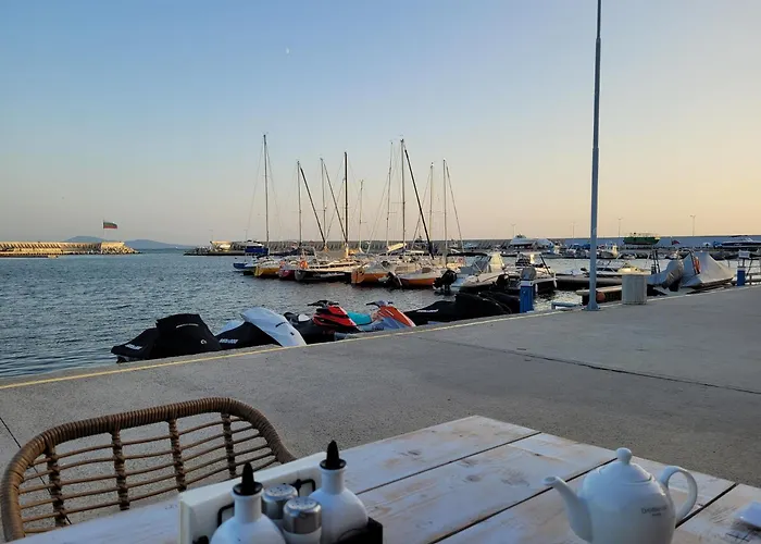 Bayview B32 - 2 Appartement